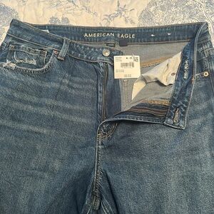 Dark wash American Eagle mom jeans!